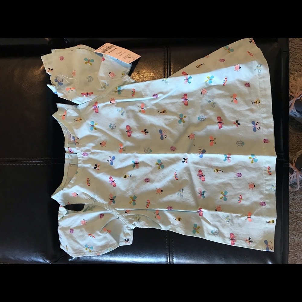 Carter’s cold shoulder top 3T